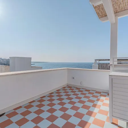 Amar * Полиньяно-а-Маре